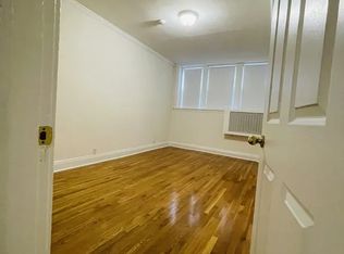 42 Saint Botolph St, Boston, MA 02116
