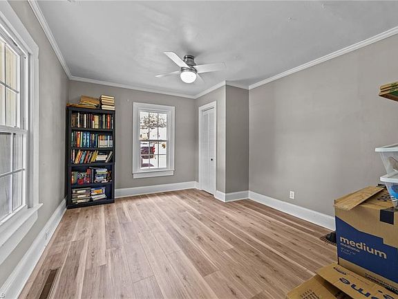 4th image of 3906 Martin Ave