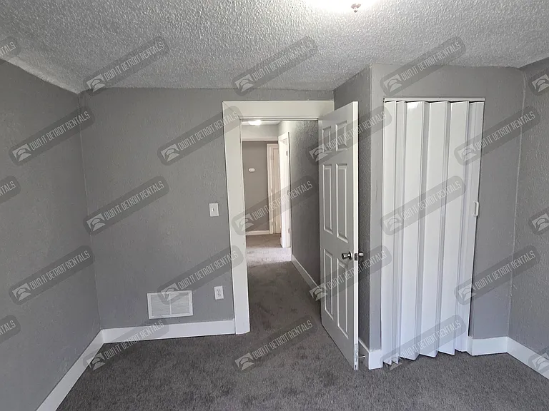 4810 Lenox St — Photo 18