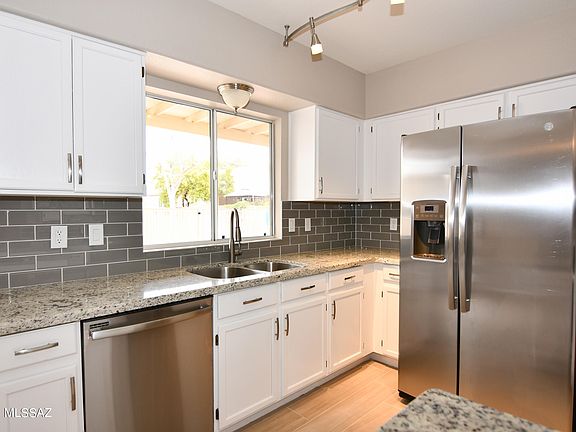 5th image of 3720 W Sunglade Dr