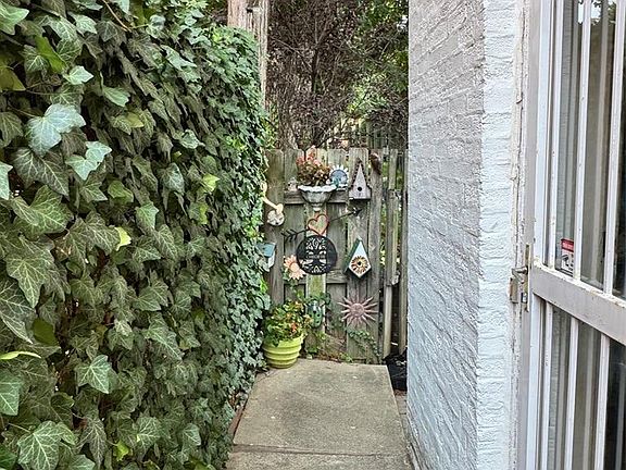 4th image of 6601 Sutherland Ave