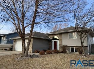 6404 W 63rd St, Sioux Falls, SD 57106
