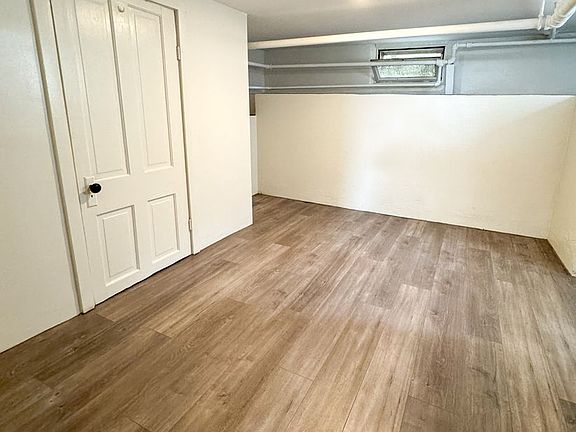 5th image of 215 W Loucks St #3