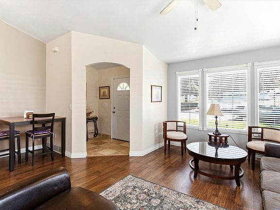 4th image of 863 Taylor Ave