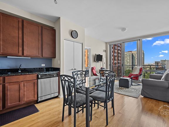 4th image of 1 E 8th St APT 1002