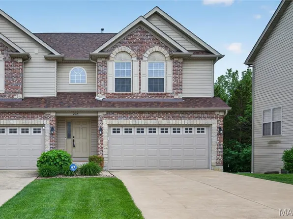 208 Prominence Lane Lake, Lake Saint Louis, MO 63367