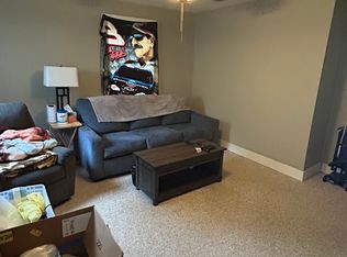 33 Center St UNIT B, Windsor Locks, CT 06096