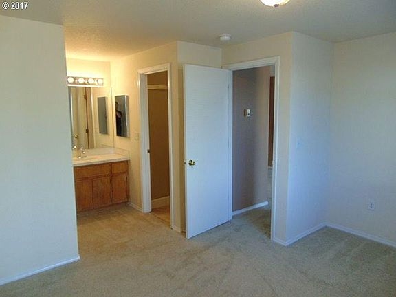 4th image of 7107 NE 163rd Ave