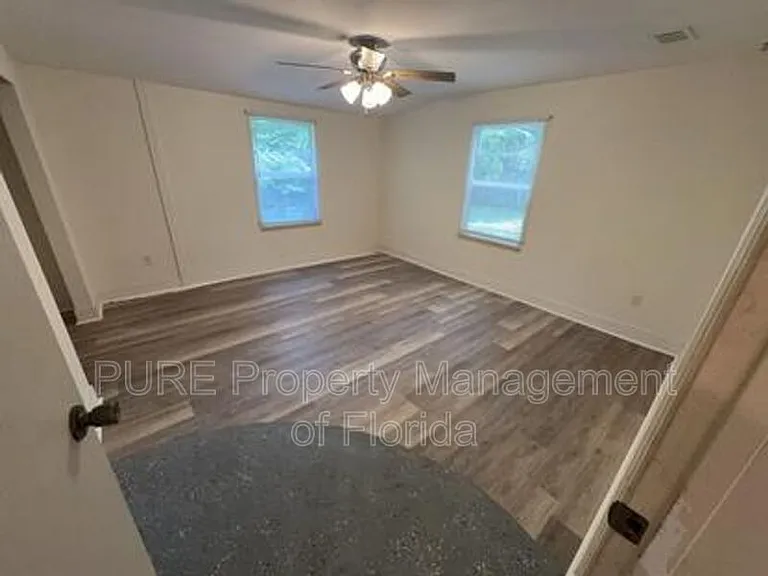 595 NW 100th St #B — Photo 18