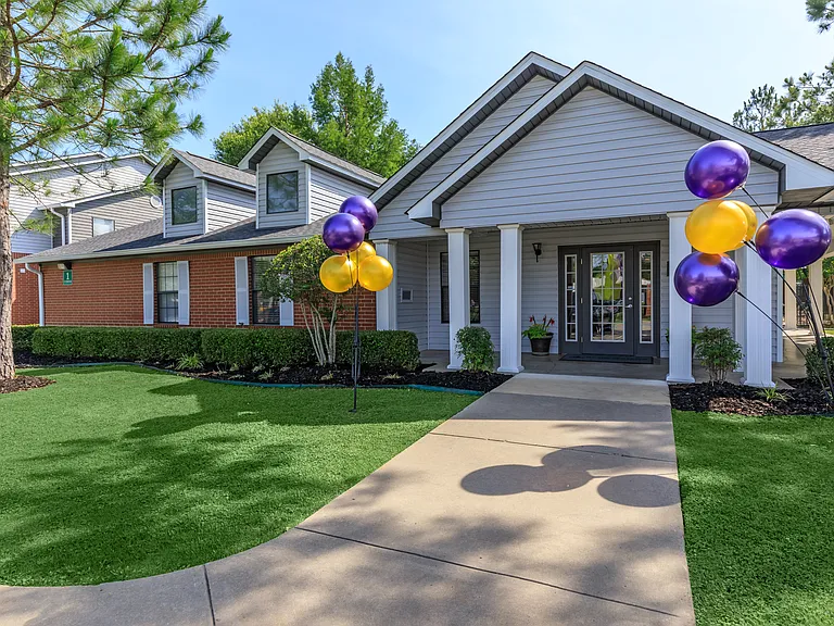 100 Chapelridge Dr — Photo 3
