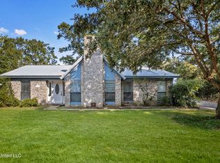 1513 Willowbend Dr, Gautier, MS 39553
