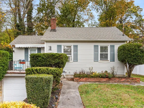 24 Locust Road, Wading River, NY 11792