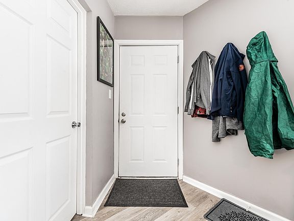 5th image of 422 N Walcott St Unit A