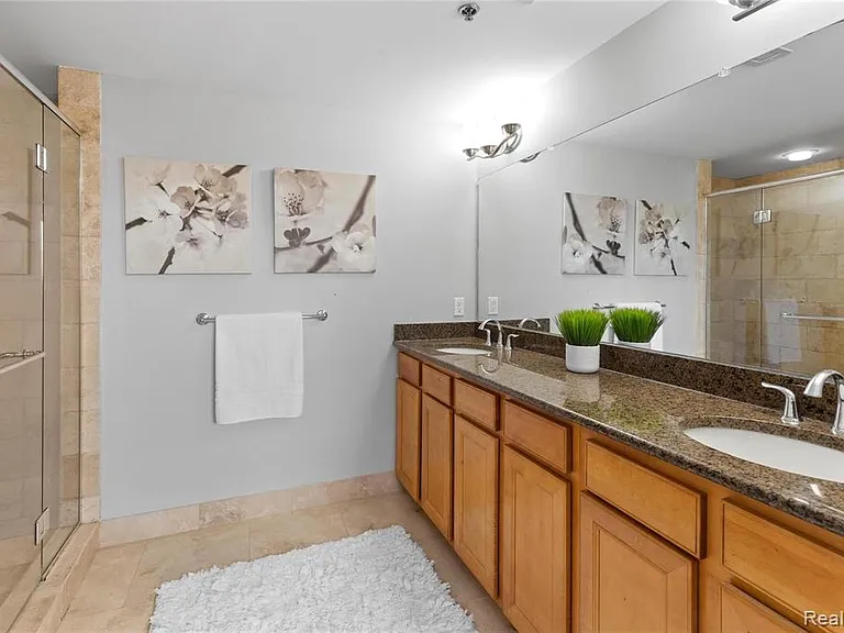 525 W Lafayette Blvd #21B — Photo 23