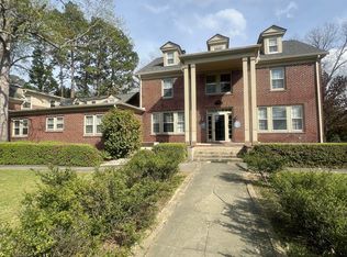 206 N Poplar St #E, Aberdeen, NC 28315