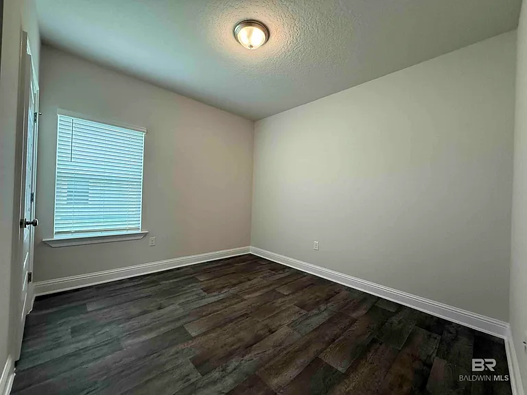 19130 Treehill Ln — Photo 6