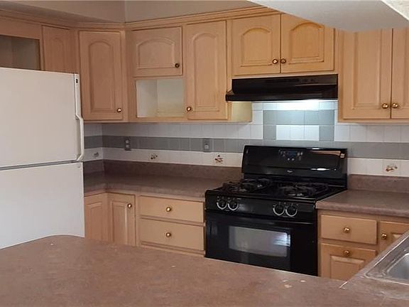 3rd image of 112 Romero Dr