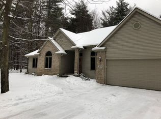 919 Rosewood Blvd, Midland, MI 48640