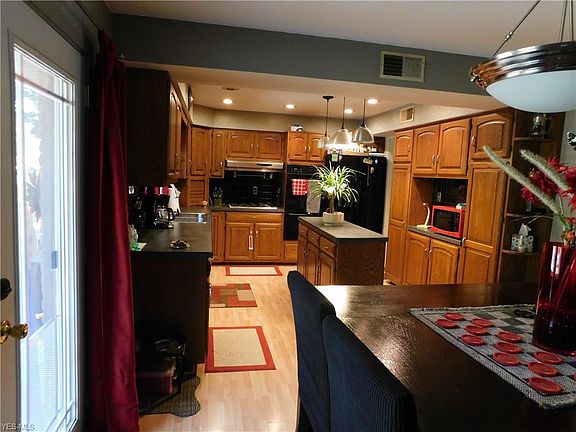 2nd image of 1308 Westover Dr SE