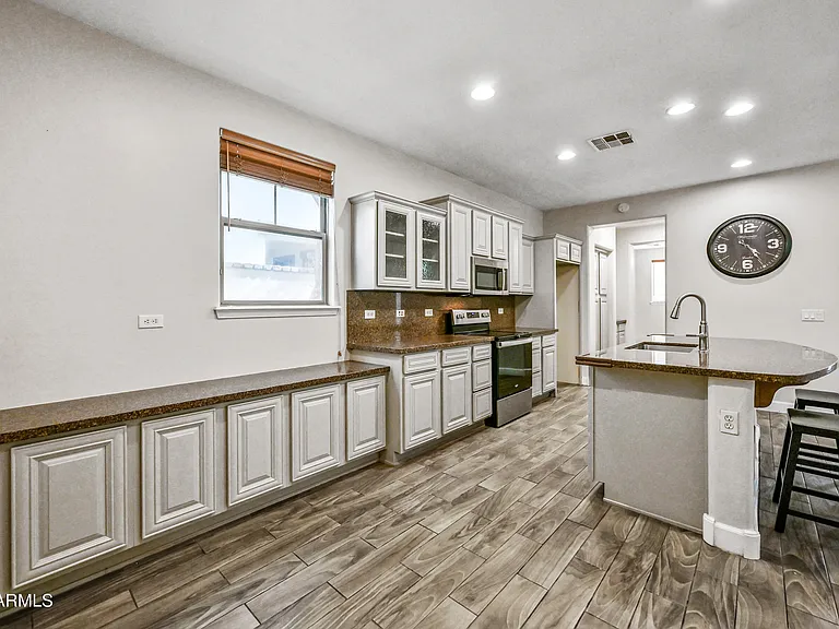 15340 W Dahlia Dr — Photo 17