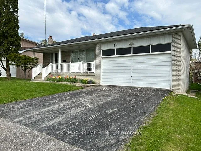 Building Photo - 19 Sandbourne Cres