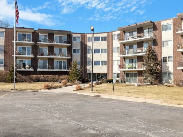 5540 Walnut Ave APT 11B, Downers Grove, IL 60515