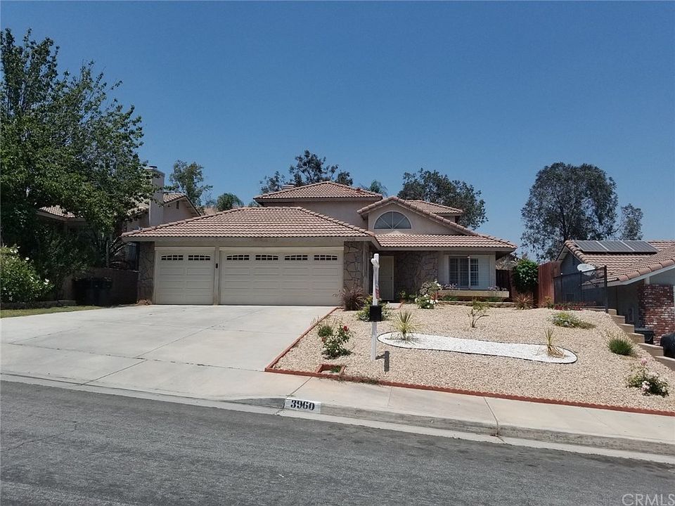 1st image of 3960 Hawk Dr