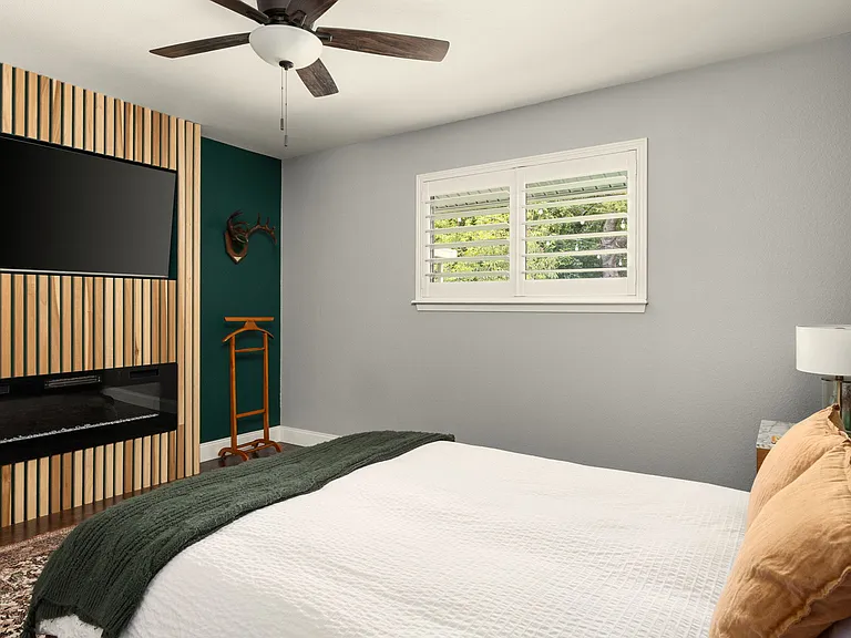 1012 Red Cliff Dr — Photo 22