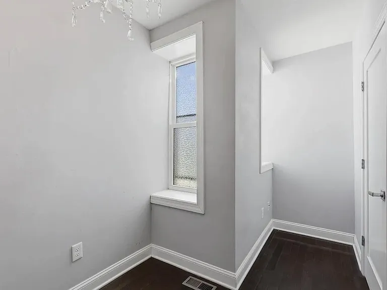 308 Roseberry St — Photo 15