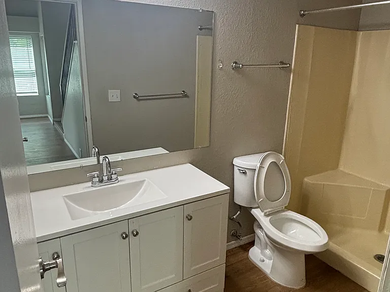 1915 S 39th St #62 — Photo 14