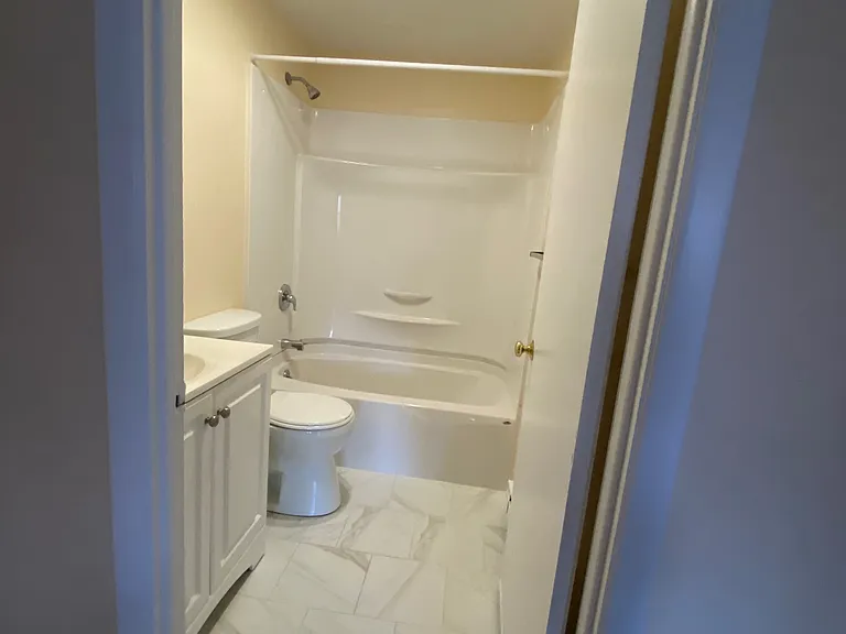 West Hill Apartments — Photo 8