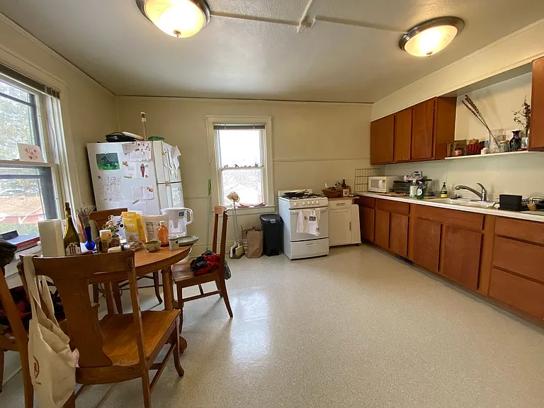 310 N. Gilbert Street — Photo 9