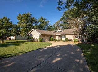 405 Timberidge Dr, Saint Peters, MO 63376