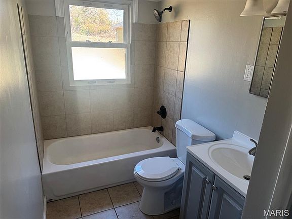 4th image of 1719 Newhall Ct