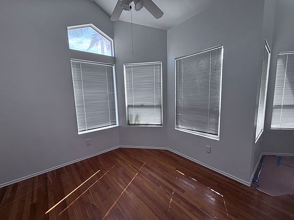 BREAKFAST NOOK NEXT TO KITCHEN