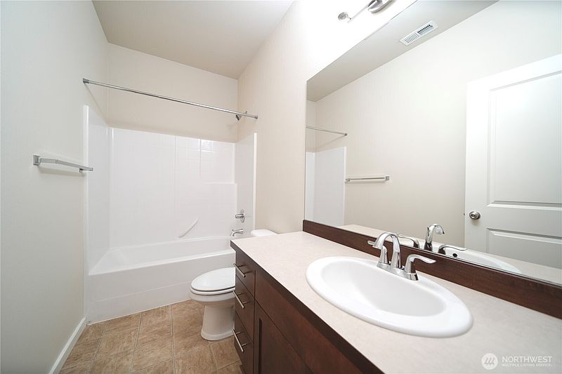 5th image of 4241 R Street NE
