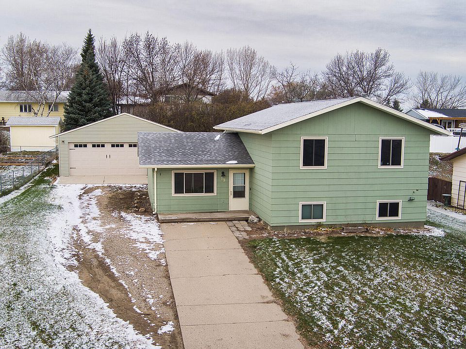 1st image of 19 Stanley Dr