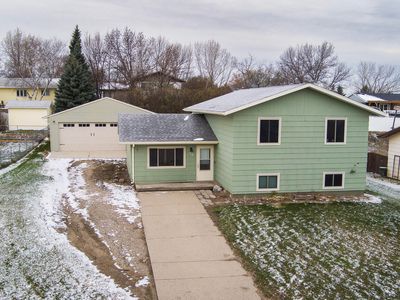 19 Stanley Dr, Bismarck, ND, 58504