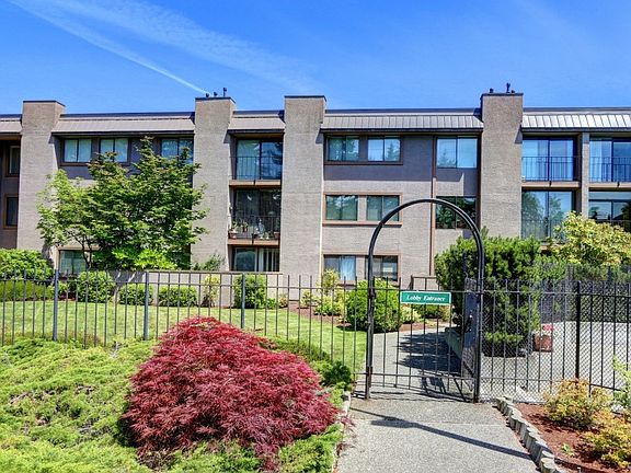 3rd image of 11300 1st Ave NE APT 317