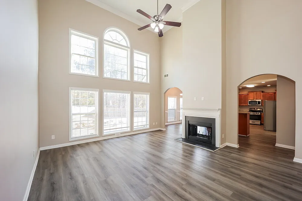 5 bed, 3.0 bath, 2800 sqft, $2,980 — Photo 4