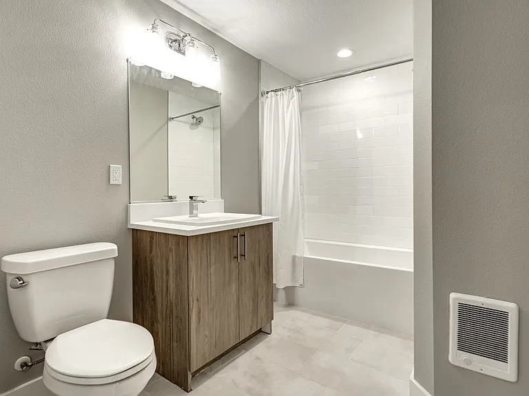 6053 NE Flanders St #6053 — Photo 9