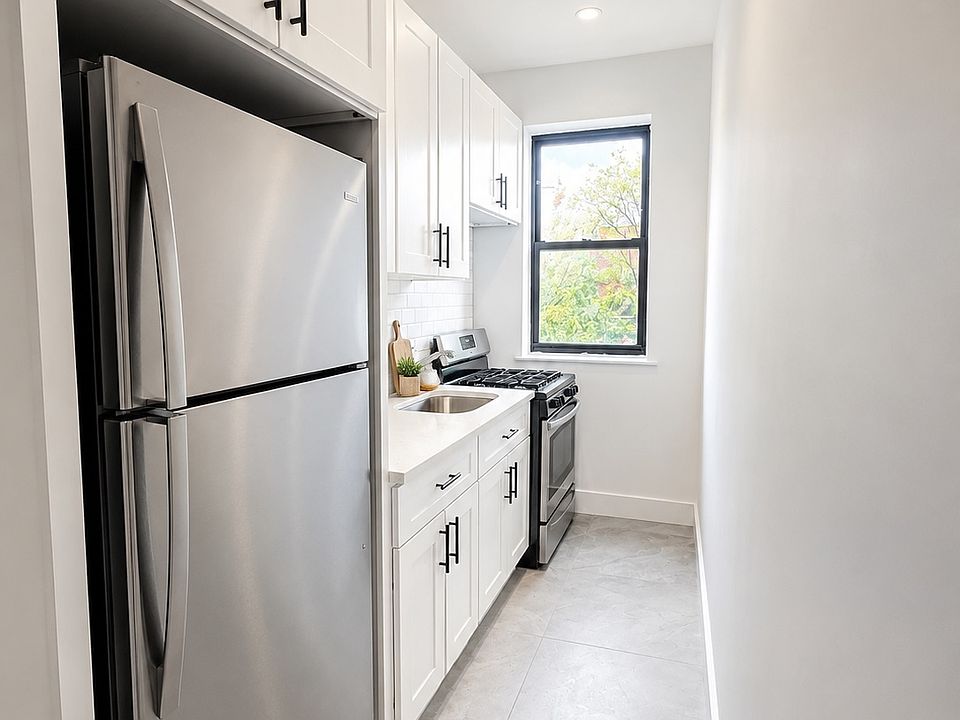 2nd image of 2196 3rd Ave #1