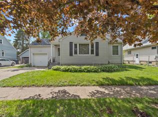 445 N Pine St, Janesville, WI 53548
