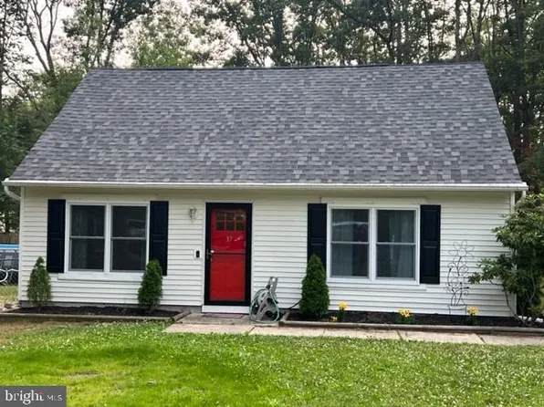 17 Centennial Rd, Sicklerville, NJ 08081