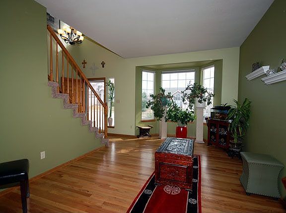 Beautiful bay window for loads of natural light