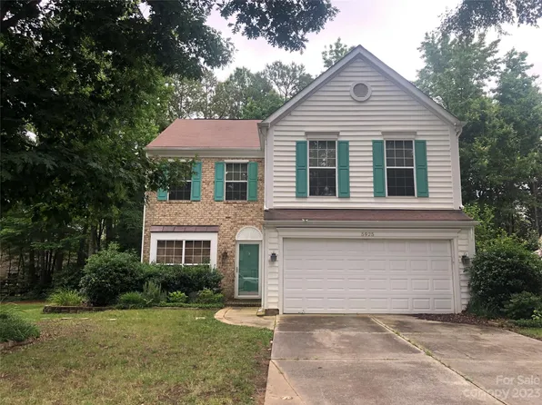 5925 Downfield Wood Dr, Charlotte, NC 28269