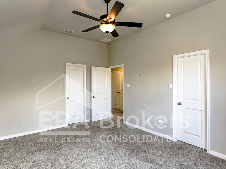 909 Clanton Cv — Photo 12