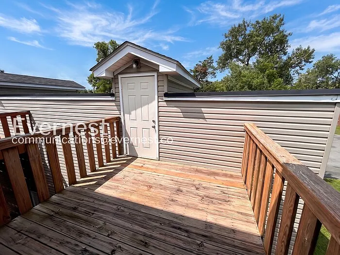 701 Vineland Ct — Photo 23