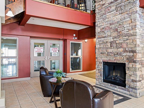 4th image of 45 Inglewood Dr #103