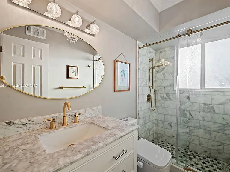 1211 Algeria Ave — Photo 22
